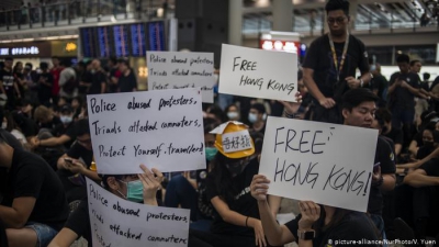 Protestujący w Hong Kongu