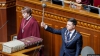 Źródło:https://www.reuters.com/article/us-ukraine-inauguration/new-ukraine-president-zelenskiy-dissolves-parliament-idUSKCN1SQ0NG